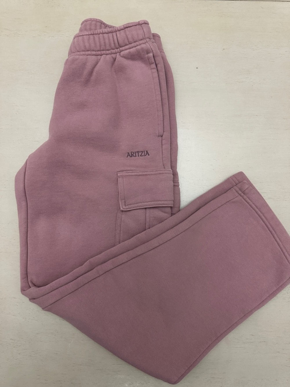 Aritzia Cozy Sweatfleece Mega Cargo Sweatpant Sugarplum - 2XS - like new